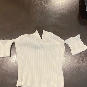 cute white off the shoulder ribbed top!